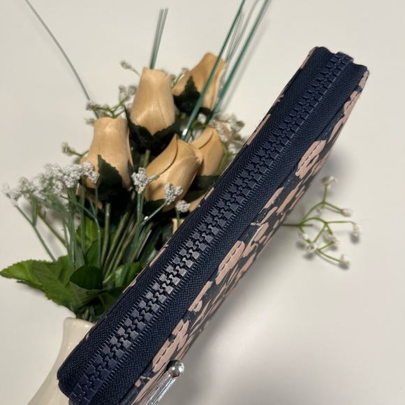 Kate Spade Wallet - Picture 3 of 9